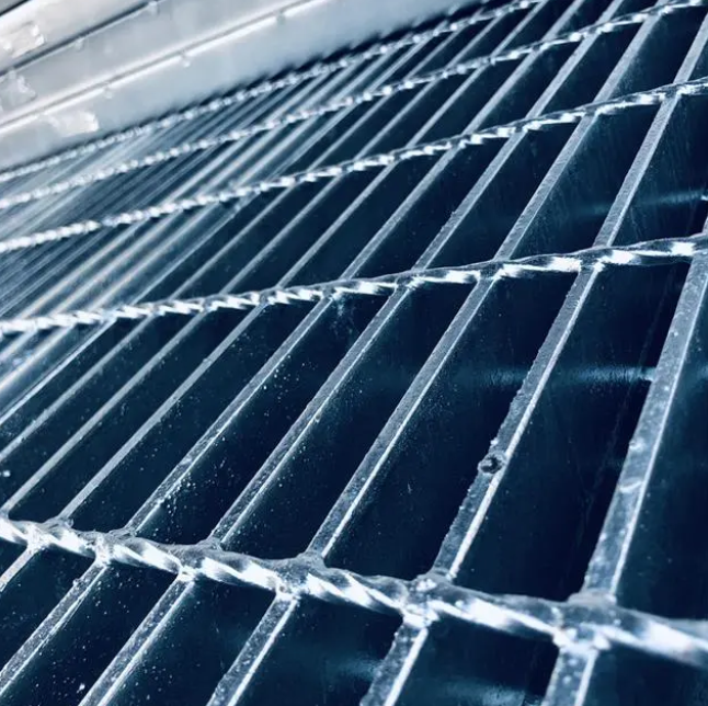 下水道5mm厚格柵板|停車(chē)場(chǎng)6mm厚格柵板|橋梁7mm厚格柵板